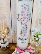 Lade das Bild in den Galerie-Viewer, Kommunionkerze &quot;Michelle&quot; Kreuz | christliche Symbole | Rosa - personalisiert
