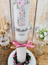 Lade das Bild in den Galerie-Viewer, Kommunionkerze &quot;Michelle&quot; Kreuz | christliche Symbole | Rosa - personalisiert
