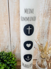 Lade das Bild in den Galerie-Viewer, Kommunionkerze “Maxim“ christliche Symbole - personalisiert
