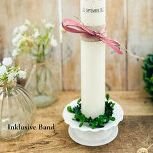 Load image into Gallery viewer, Kommunionkerze Regenbogen Blumen rosa – Ansicht 4
