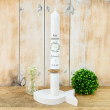 Lade das Bild in den Galerie-Viewer, Kommunionkerze &quot;Heinrich&quot; Eukalyptuskranz - personalisiert
