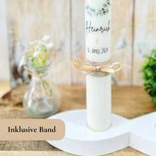 Lade das Bild in den Galerie-Viewer, Kommunionkerze &quot;Heinrich&quot; Eukalyptuskranz - personalisiert
