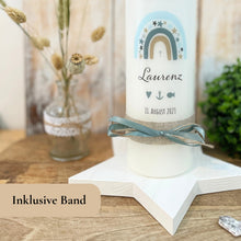 Lade das Bild in den Galerie-Viewer, Kommunionkerze &quot;Laurenz&quot; Sterne Regenbogen - personalisiert
