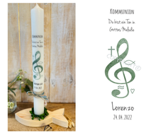 Lade das Bild in den Galerie-Viewer, Kommunionkerze &quot;Ton Gottes Melodie-Lorenzo&quot; - personalisiert
