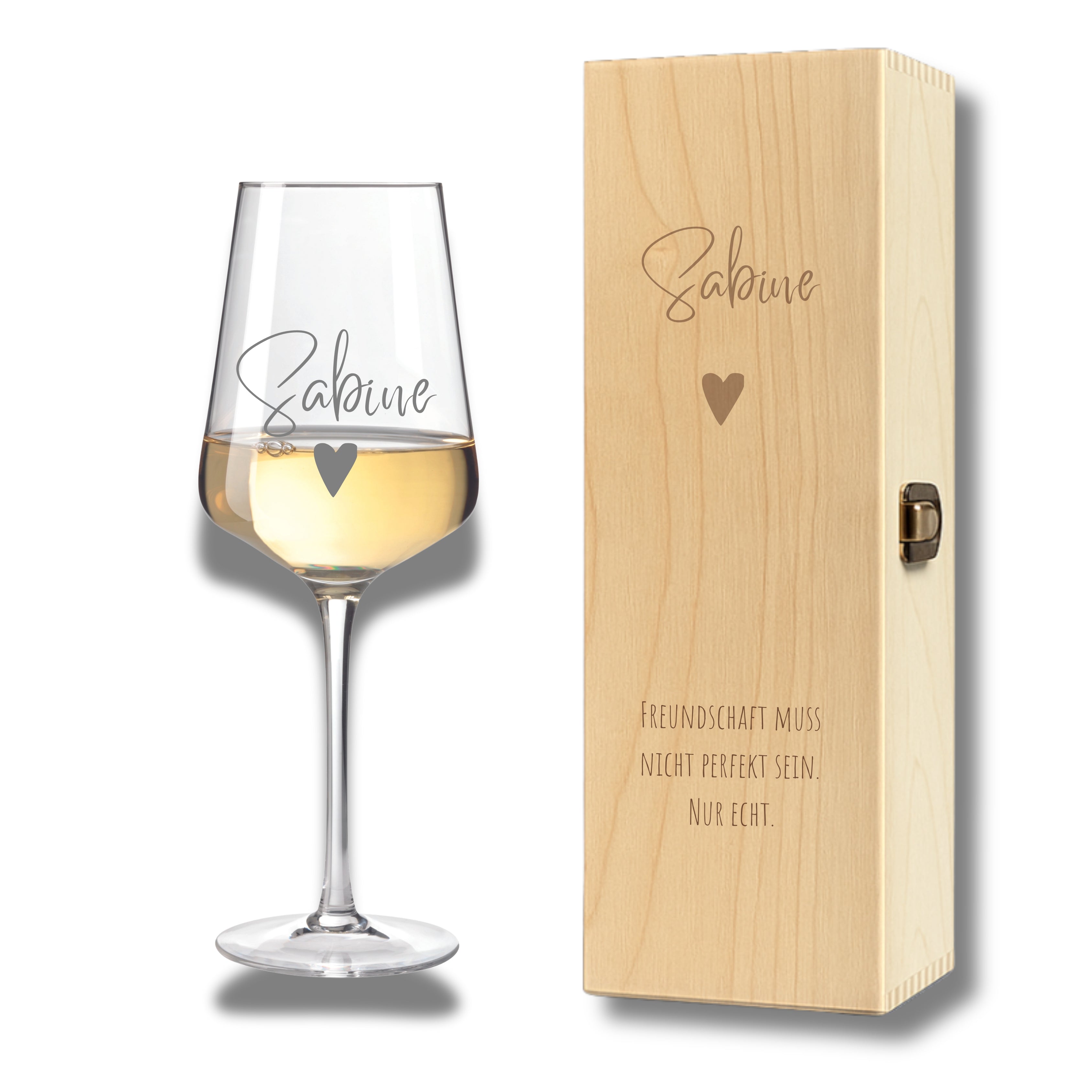 Weißweinglas mit Holzkiste mit Gravur Herz klassisch, personalisiert mit Namen und Wunschtext