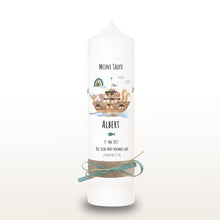 Lade das Bild in den Galerie-Viewer, Taufkerze &quot;Albert&quot; Wal hell blau mit christlichen Symbolen - personalisiert
