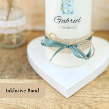 Load image into Gallery viewer, Taufkerze „Gabriel" Kreuz | christliche Symbole | Rosa - personalisiert
