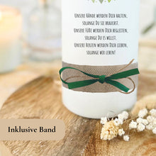 Lade das Bild in den Galerie-Viewer, Taufkerze "Louis" Blätterherzenkranz - personalisiert
