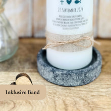 Lade das Bild in den Galerie-Viewer, Taufkerze &quot;Ludwig&quot; Wal hell blau mit christlichen Symbolen - personalisiert
