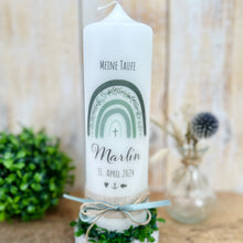 Lade das Bild in den Galerie-Viewer, Taufkerze "Marlin" Eukalyptus Regenbogen - personalisiert
