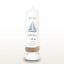 Lade das Bild in den Galerie-Viewer, Taufkerze &quot;Matheo&quot; Wal hell blau mit christlichen Symbolen - personalisiert
