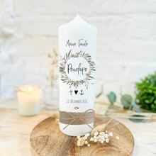 Load image into Gallery viewer, Taufkerze "Penelope" Blumenkranz - personalisiert
