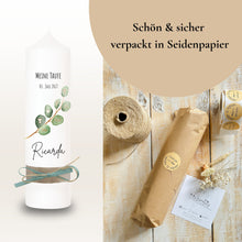 Lade das Bild in den Galerie-Viewer, Taufkerze "Ricarda" Eukalyptusfisch Spruch - personalisiert
