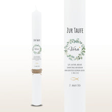 Lade das Bild in den Galerie-Viewer, Taufkerze &quot;Vera&quot; Eukalyptuskranz - personalisiert
