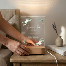 Charger l'image dans la galerie, VILLA ROSA LOTTA Hochzeitsgeschenke für Brautpaar – LED-Acrylglas Nachtlicht
