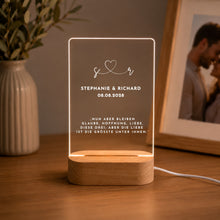 Charger l'image dans la galerie, VILLA ROSA LOTTA Hochzeitsgeschenke für Brautpaar – LED-Acrylglas Nachtlicht

