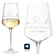Lade das Bild in den Galerie-Viewer, 2er Set Weinglas personalisiert mit Gravur - Hochzeitsgeschenke mit Name &amp; Datum &quot;Anouk&quot;  Leonardo
