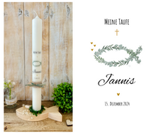 Lade das Bild in den Galerie-Viewer, Taufkerze &quot;Jannis&quot; Eukalyptus | Fisch - personalisiert
