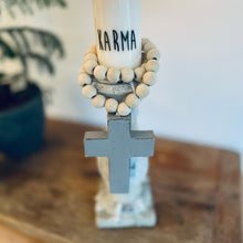 Load image into Gallery viewer, Boho Holz Kreuz &quot;Bosso&quot; groß mit Holzperlenkette -Wohndeko-
