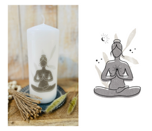 Lade das Bild in den Galerie-Viewer, Geschenk Kerze &quot; Aja-Yogini &quot; Meditationskerze Yogakerze grau/beige natur
