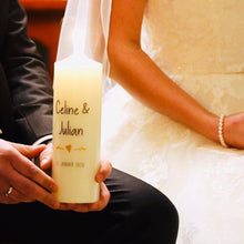 Charger l&#39;image dans la galerie, Hochzeitskerze &quot;Celine&quot; handgemaltes Herz - personalisiert
