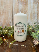 Lade das Bild in den Galerie-Viewer, Weihnachtskerze/Adventskerze &quot;Barnie&quot; Backen ist aus Teig geformte Liebe
