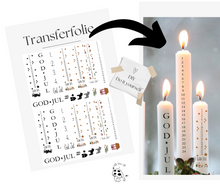 Charger l&#39;image dans la galerie, Kerzenfolie Kerzentattoo &quot; Nevio - Adventskranzkerze &quot; God Jul | Weihnachtsgeschenk | Zahlen 1-4 | schwarz |pastell | Haus | Stabkerze - Kerzensticker DIY
