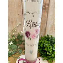 Lade das Bild in den Galerie-Viewer, Kommunionkerze &quot;Letitia&quot; Blumen - personalisiert
