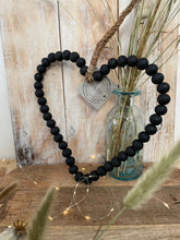 Load image into Gallery viewer, Perlen Herz in Beige oder Schwarz als Deko/Wohnaccessoires
