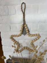 Load image into Gallery viewer, Perlen Stern in Beige oder Schwarz als Deko/Wohnaccessoires
