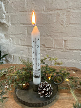 Load image into Gallery viewer, Stabkerzen Advent &quot;Aksel&quot; Dekokerze Zahlen 1-4 Weihnachtskerze/Adventskerze/Adventskranzkerzen
