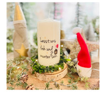 Lade das Bild in den Galerie-Viewer, Weihnachtskerze/Adventskerze * Klaas - Lasst uns froh und munter sein * Nikolausmütze &amp; Weinglas
